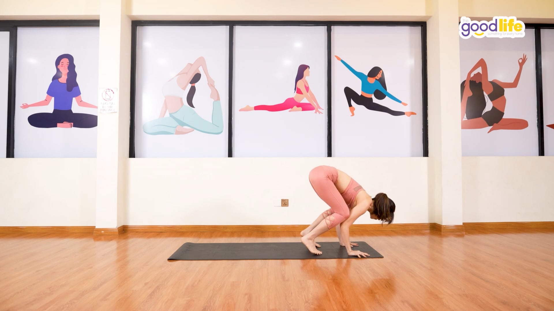 Crow Pose ဘယ်လို လေ့ကျင့်ကြမလဲ 